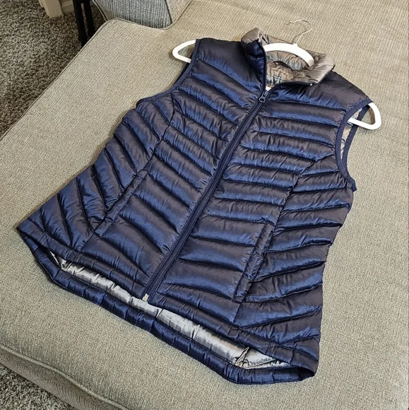 Bernardo Goose Down Dark Blue Gray Outdoor Cozy Puffer Vest Size Small - Picture 2 of 7
